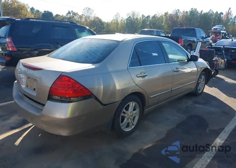 2006 Honda Accord 2.4 Ex z USA, uszkodzony, nr VIN 1HGCM56746A045918